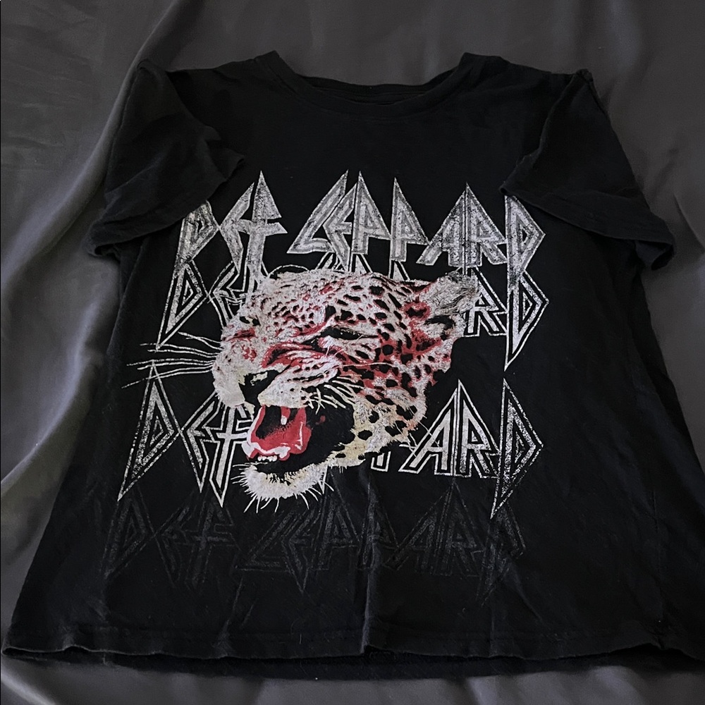 Womens Black Leopard Graphic T-Shirt